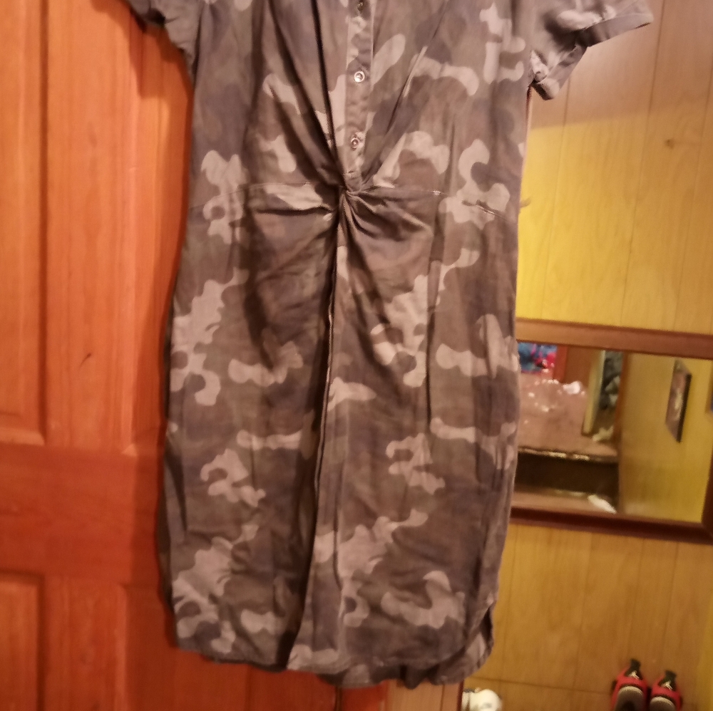 Dress - Picture 4 of 5